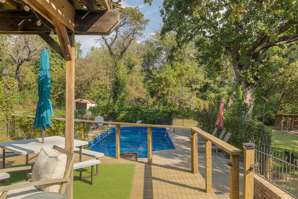 2917 Cedar Oak Drive