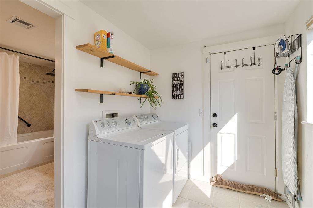 2917 Cedar Oak Drive