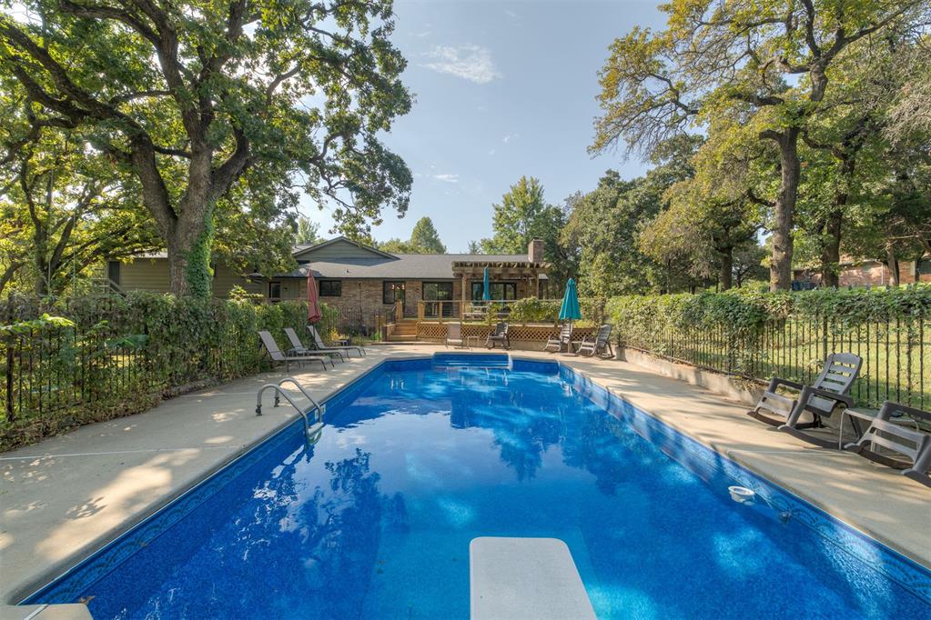 2917 Cedar Oak Drive