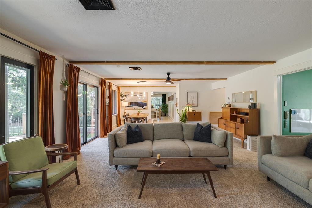 2917 Cedar Oak Drive