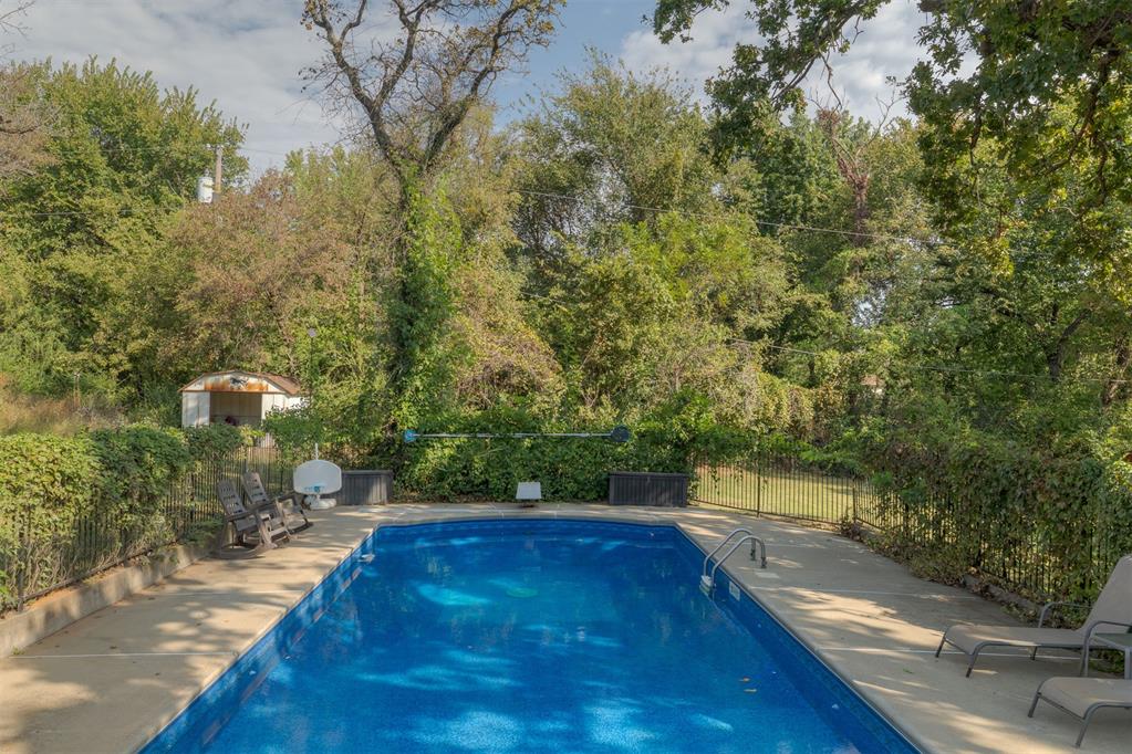 2917 Cedar Oak Drive