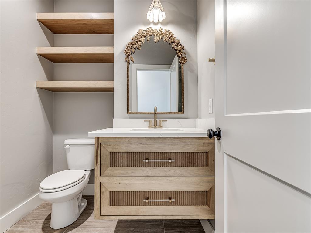 6881 Lake View Court