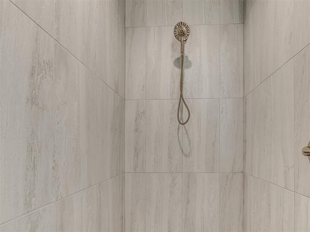 6881 Lake View Court