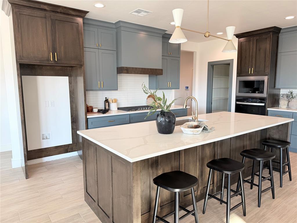 6881 Lake View Court