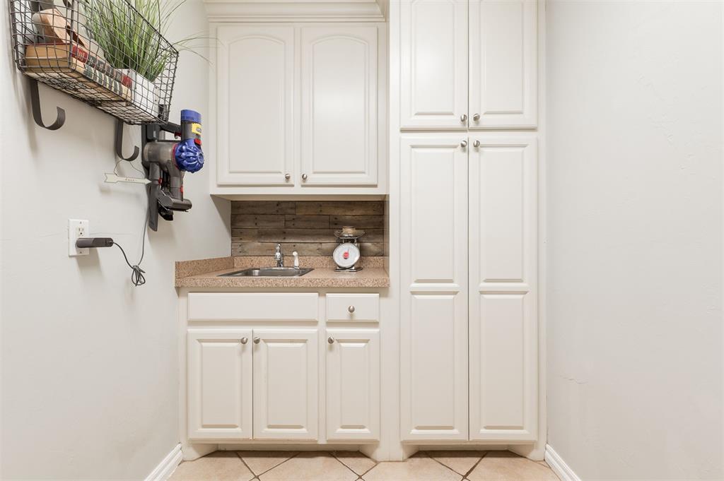 425 Summit Hill Road