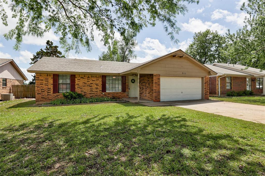 910 W Kyle Way