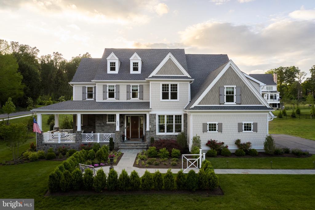 317 E BEECHTREE LANE