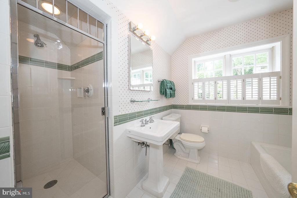 1109 BRYNLAWN ROAD