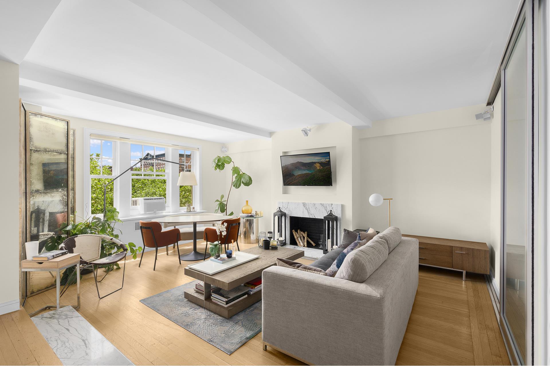 299 W 12TH Street 5E