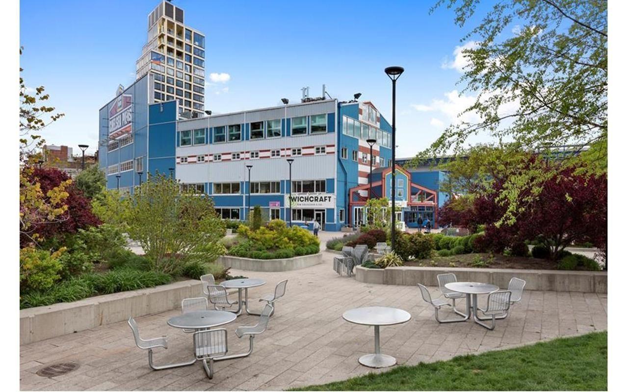 465 W 23RD Street 19D