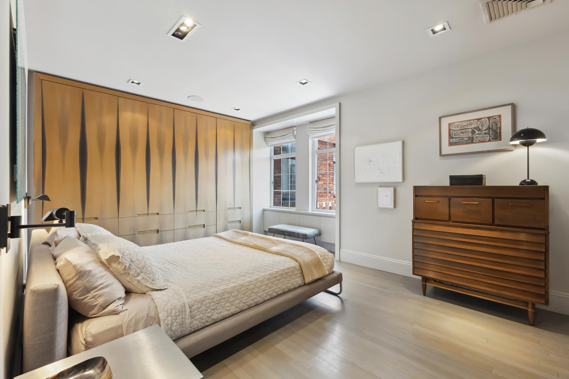 465 W 23RD Street 19D