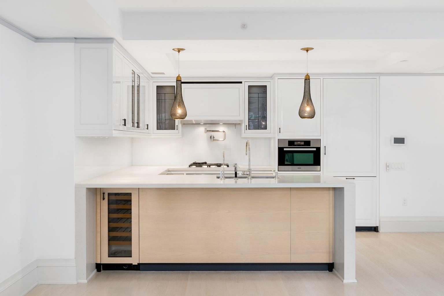 21 E 61ST Street 9C