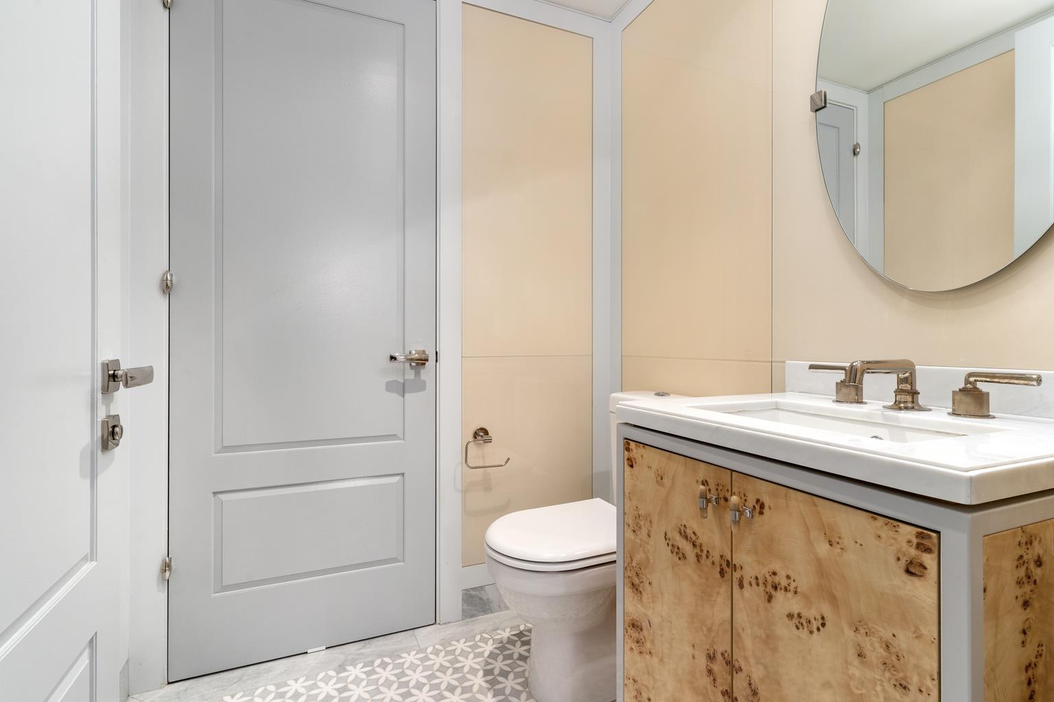 21 E 61ST Street 9C