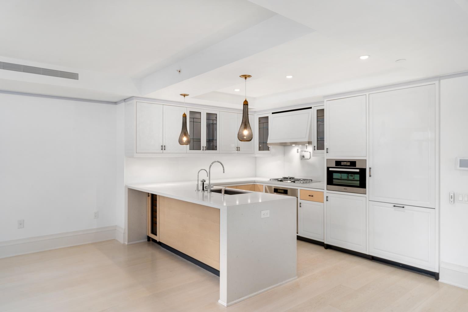 21 E 61ST Street 9C