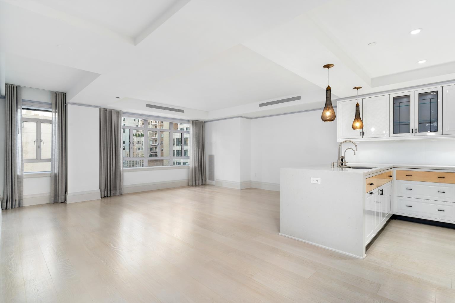 21 E 61ST Street 9C