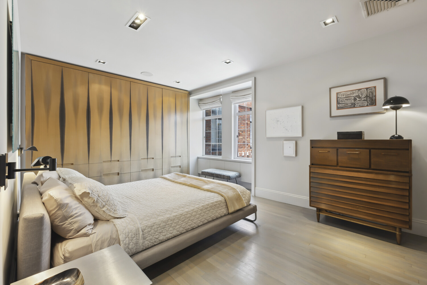 465 W 23RD Street 19D