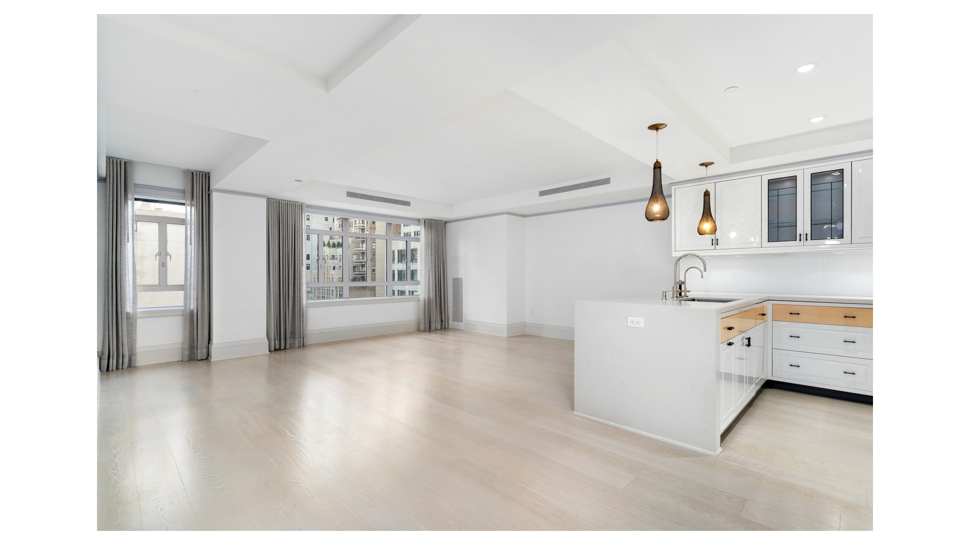 21 E 61ST Street 9C
