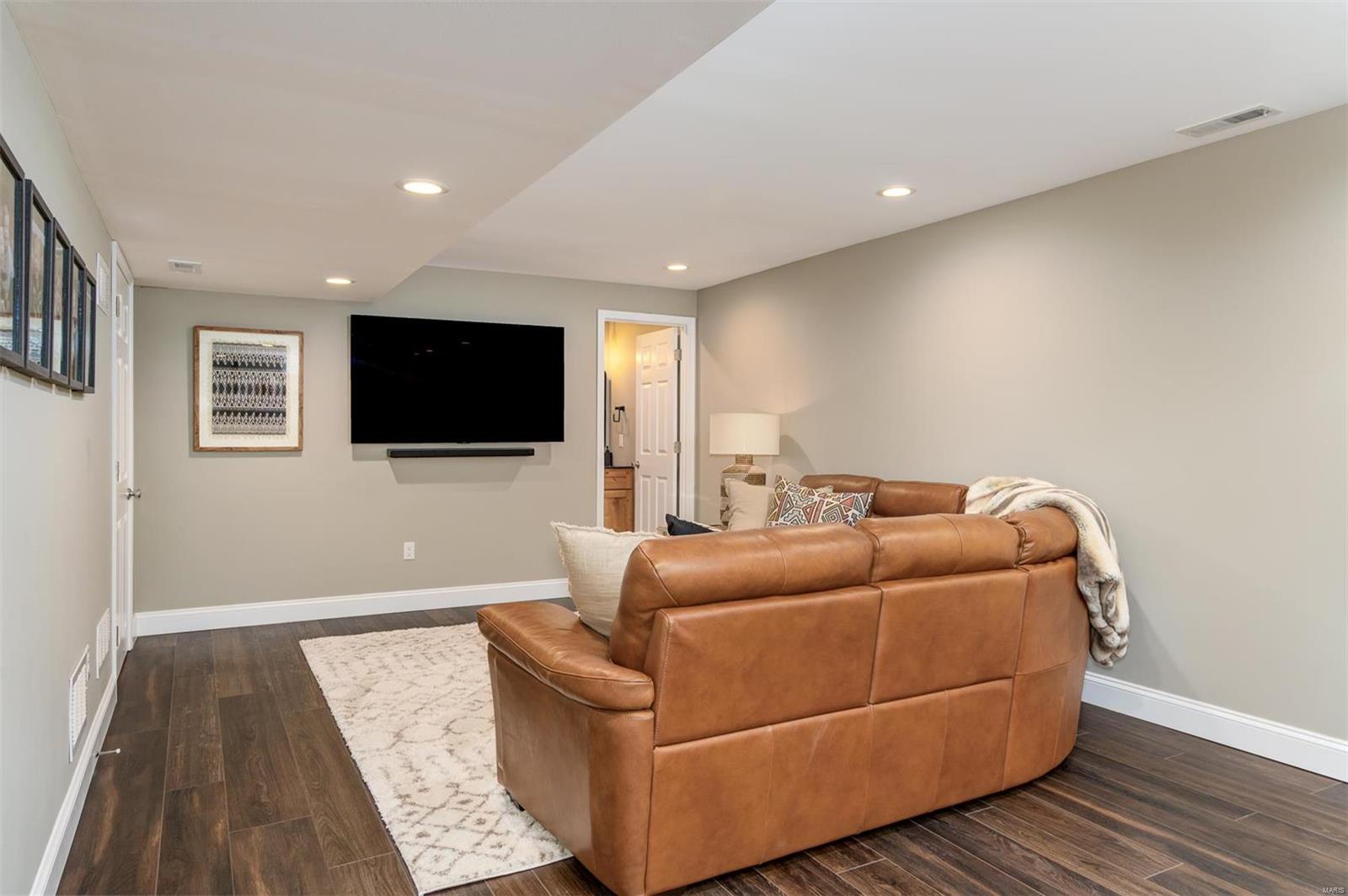 183 Beacon Point Lane