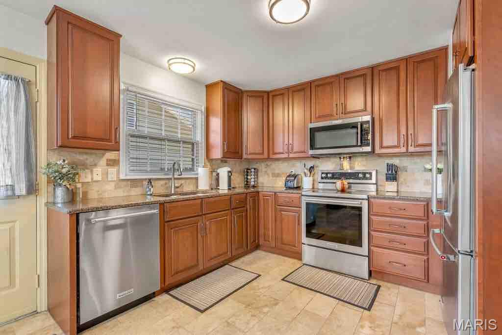 1011 Brooksgate Manor Drive