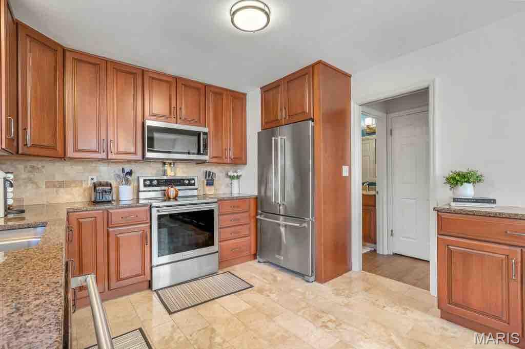 1011 Brooksgate Manor Drive