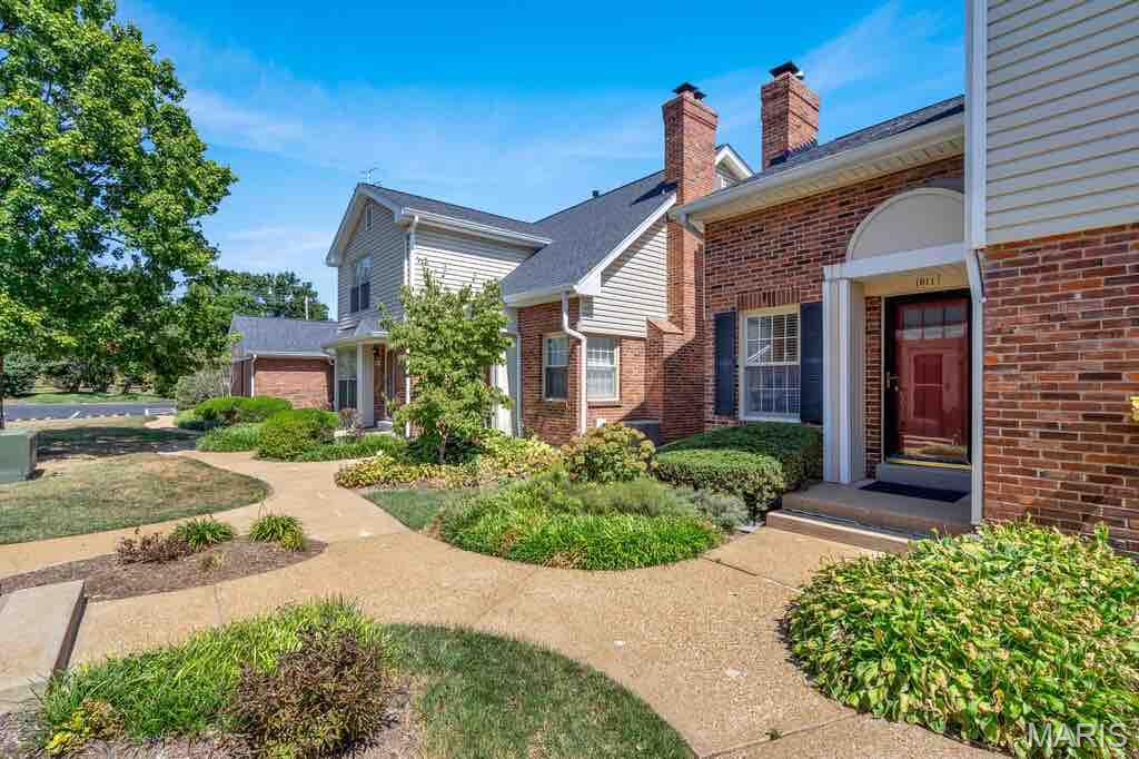 1011 Brooksgate Manor Drive