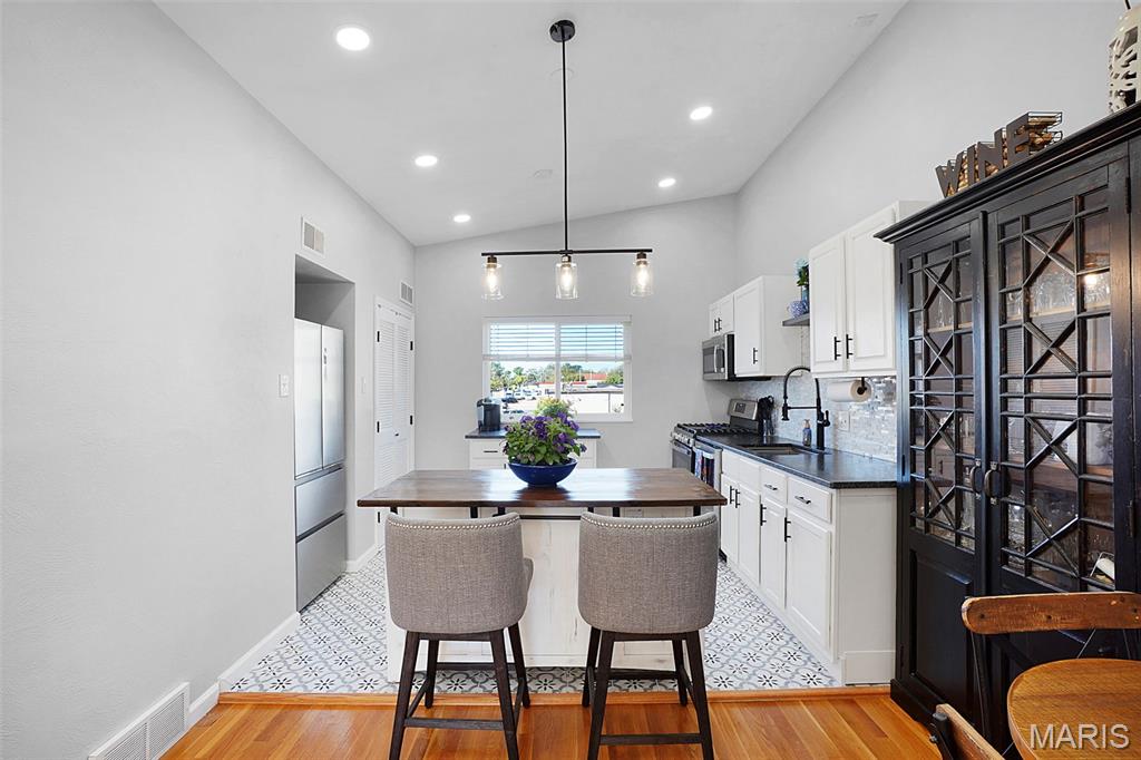 109 E Washington Avenue Unit: 2S