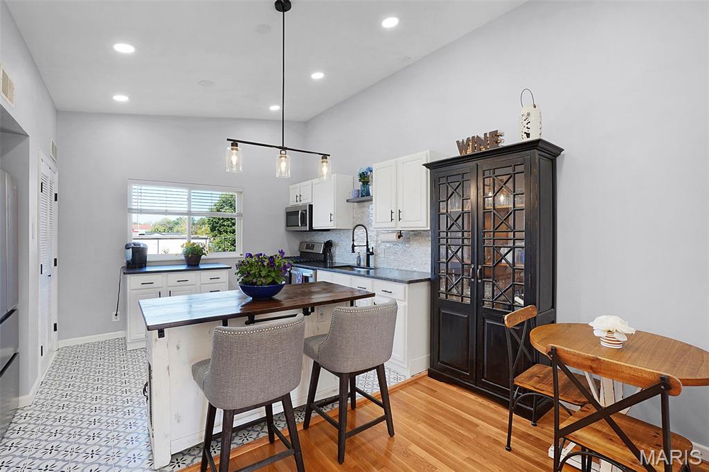 109 E Washington Avenue Unit: 2S