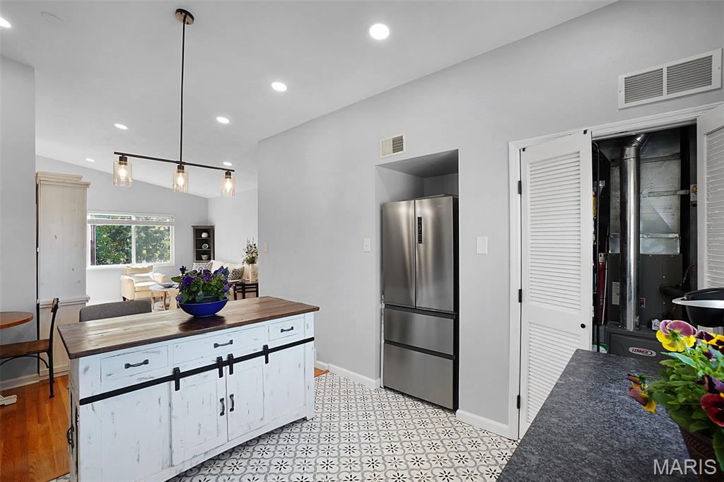 109 E Washington Avenue Unit: 2S