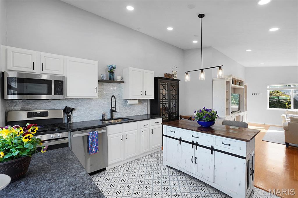 109 E Washington Avenue Unit: 2S