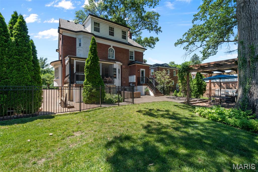 582 S Berry Road