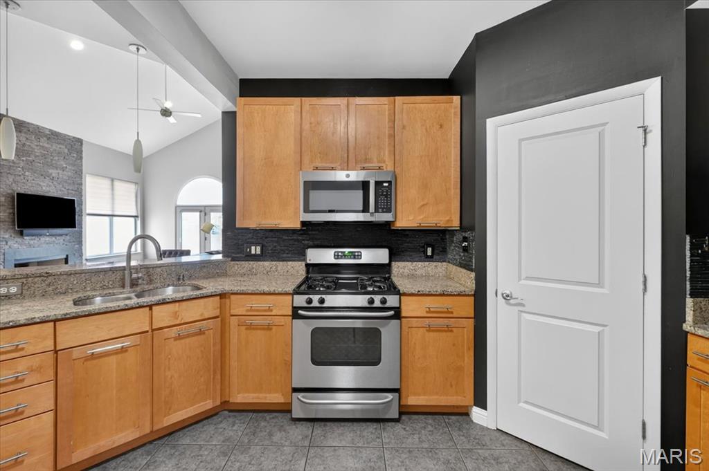 8931 Hilltop Manor Drive