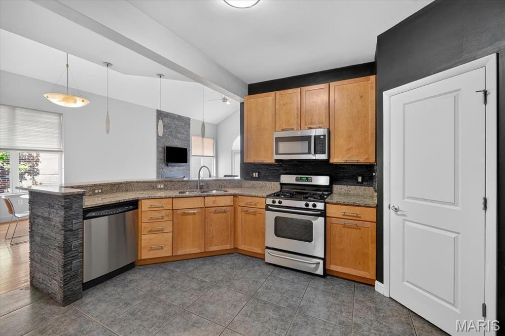 8931 Hilltop Manor Drive