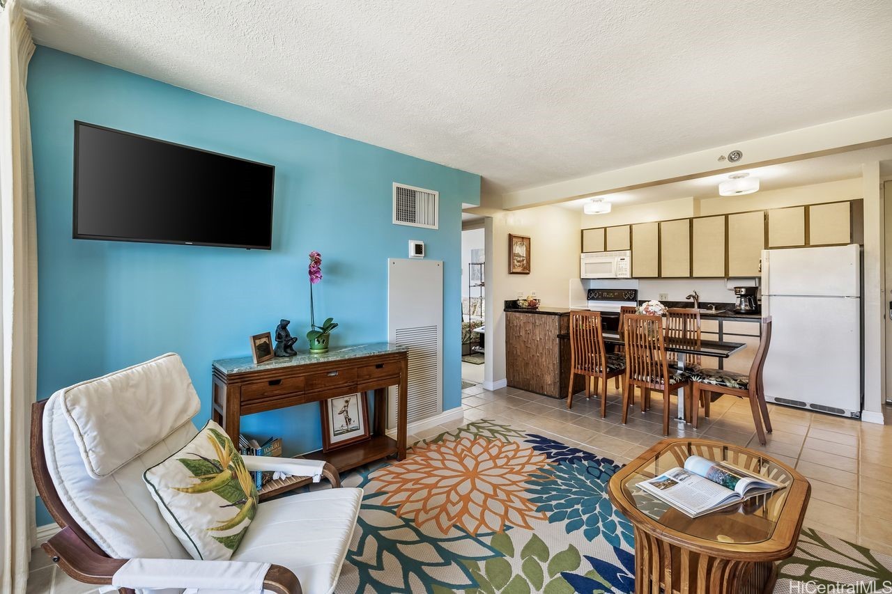 229 Paoakalani Avenue 1014