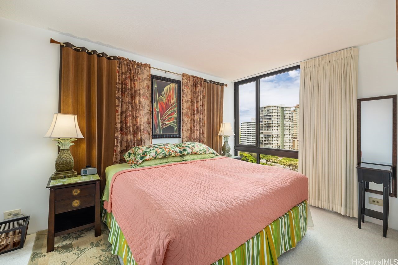229 Paoakalani Avenue 1014