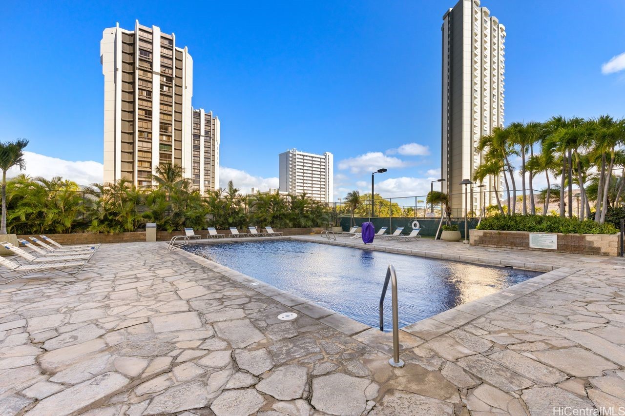 229 Paoakalani Avenue 1014