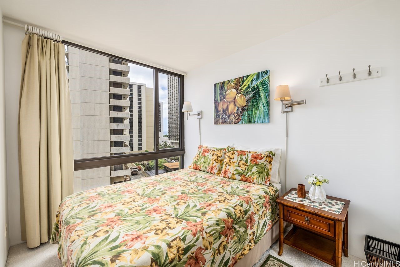 229 Paoakalani Avenue 1014