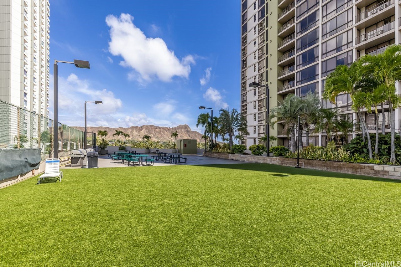 229 Paoakalani Avenue 1014