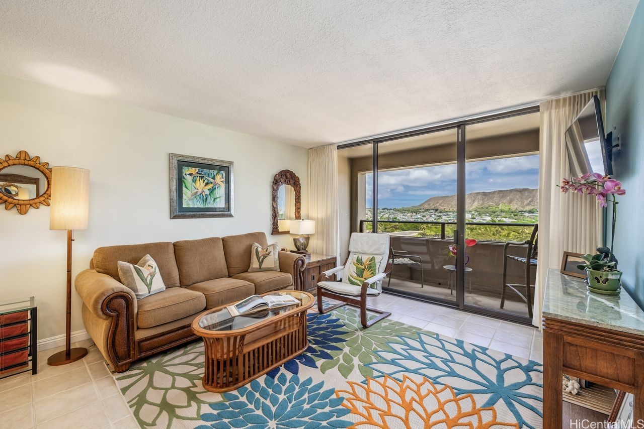 229 Paoakalani Avenue 1014