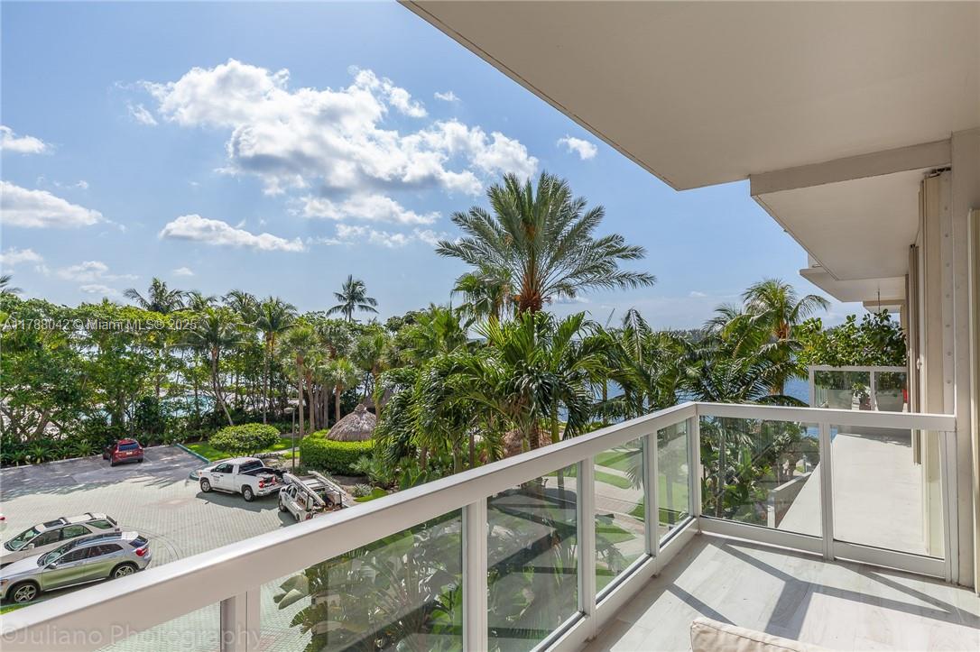 2451 Brickell Ave # 3E