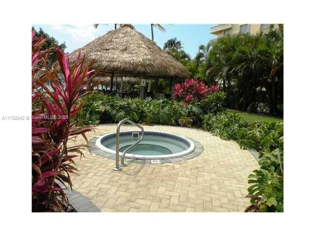 2451 Brickell Ave # 3E