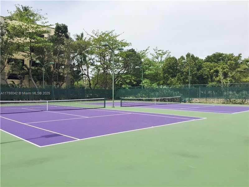 2451 Brickell Ave # 3E