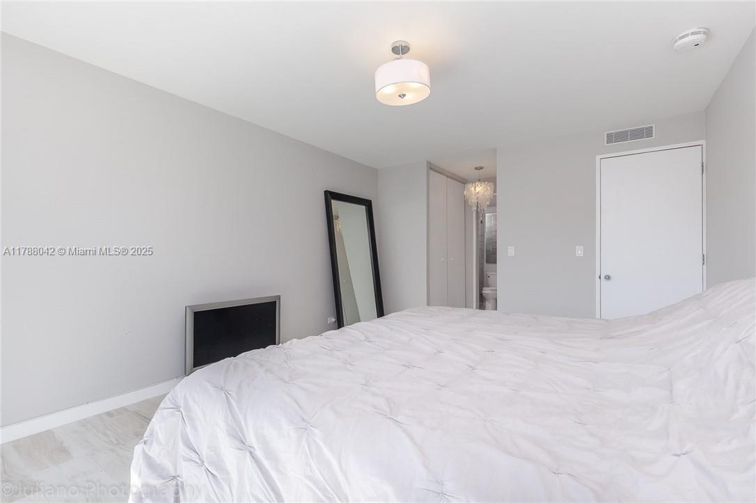 2451 Brickell Ave # 3E