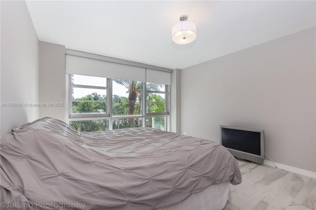 2451 Brickell Ave # 3E