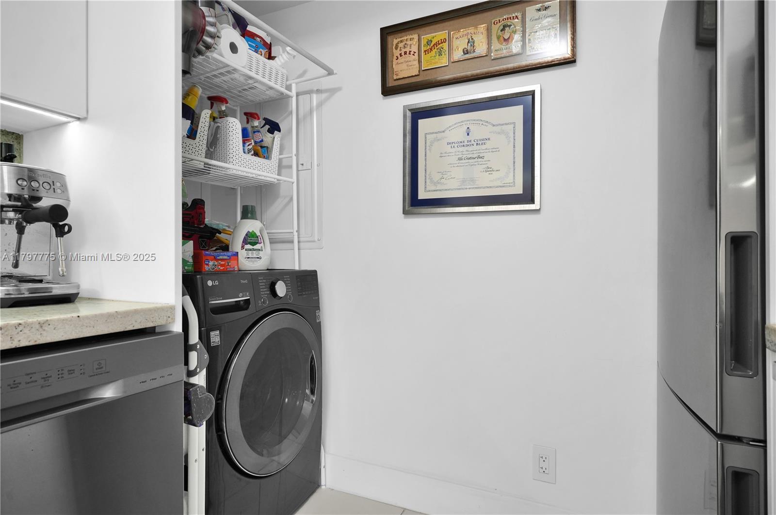 2451 Brickell Ave # 4L