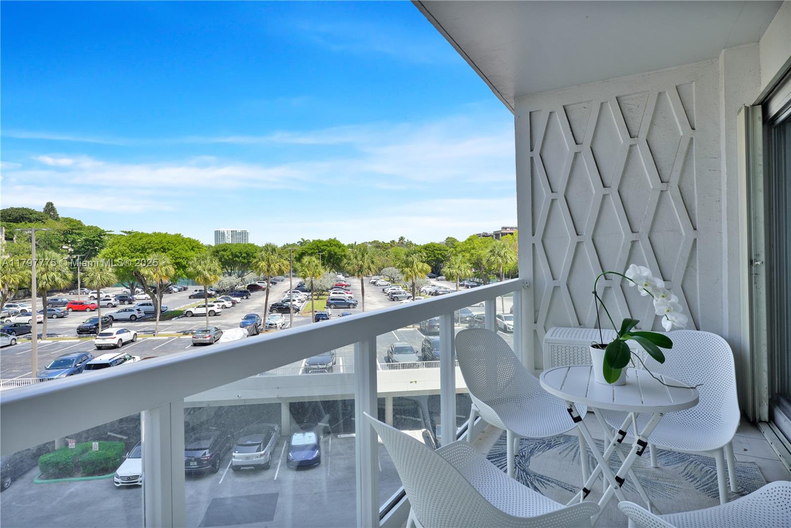 2451 Brickell Ave # 4L