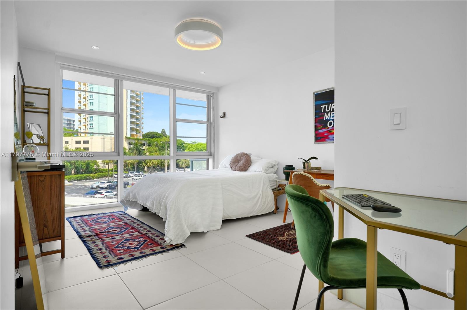 2451 Brickell Ave # 4L