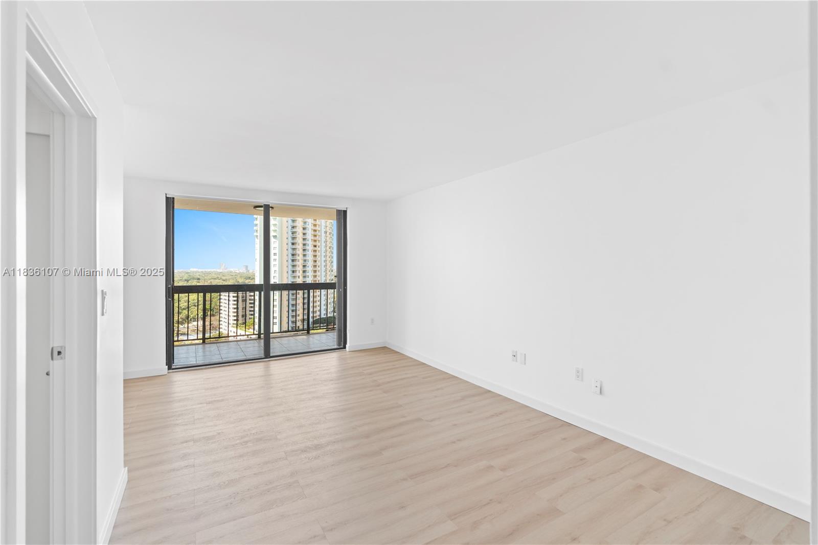 2333 Brickell Ave # 1908