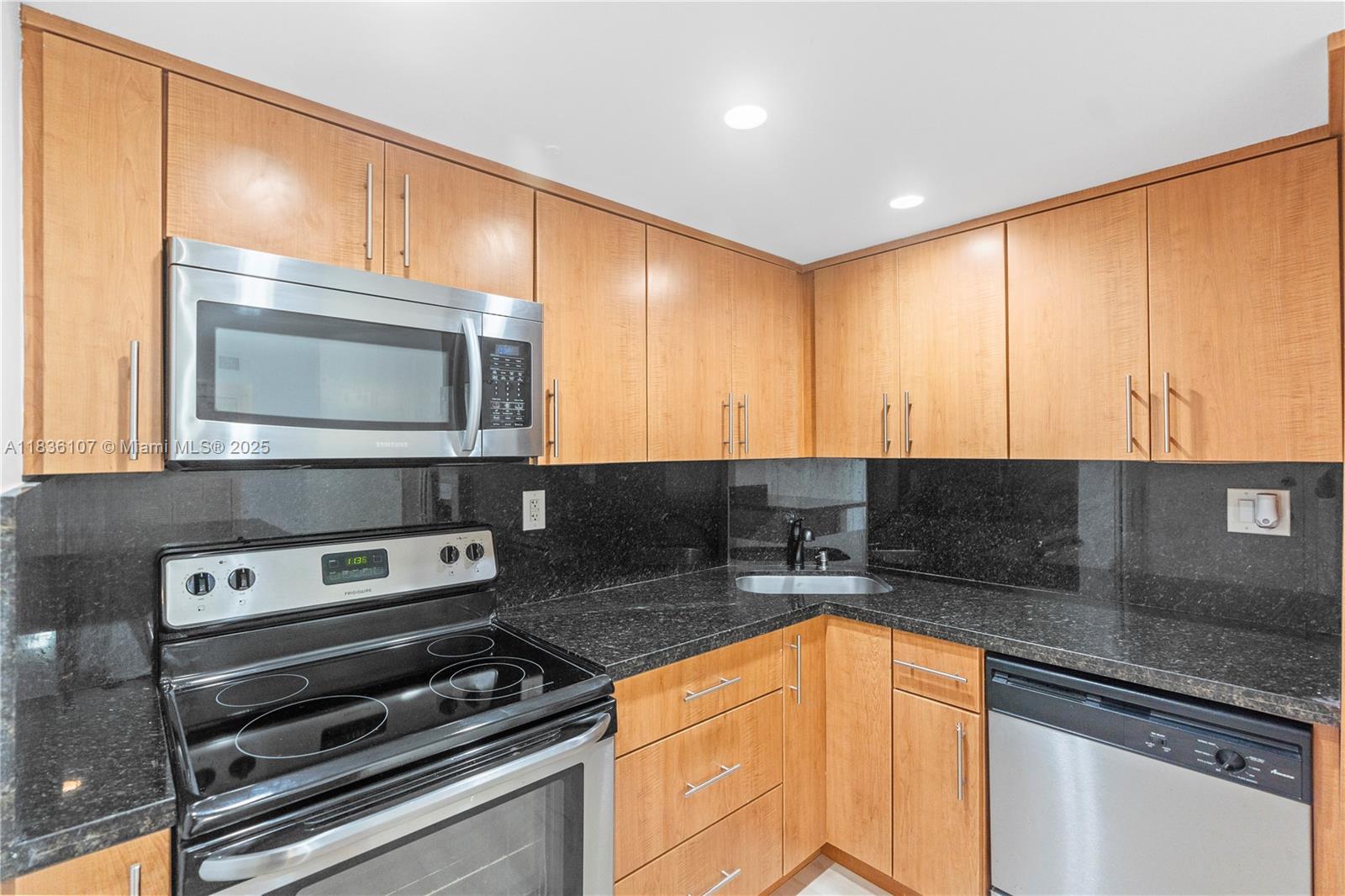 2333 Brickell Ave # 1908