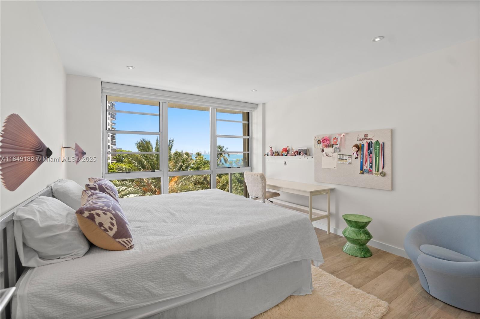 2451 Brickell Ave # 5E