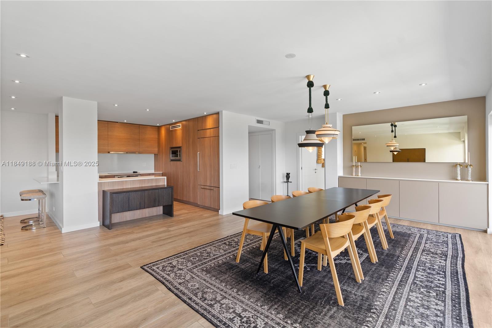 2451 Brickell Ave # 5E